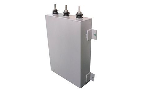 電容器的容量大小與什么有關(guān)？為什么？