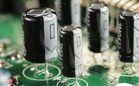 智能電容與普通電容器的區(qū)別到底是誰比較好？