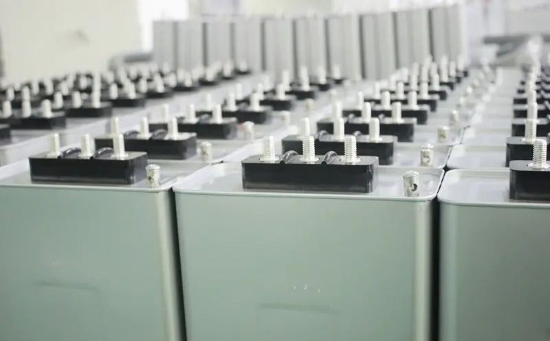 電力電容器組接線應(yīng)遵循哪些原則？